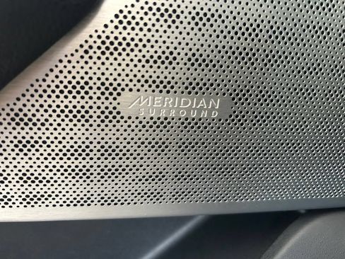 Used 2019 Land Rover Range Rover Velar R-Dynamic SE AWD/4WD image 44