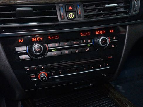 Used 2018 BMW X5 xDrive50i w/ M Sport Package image 51