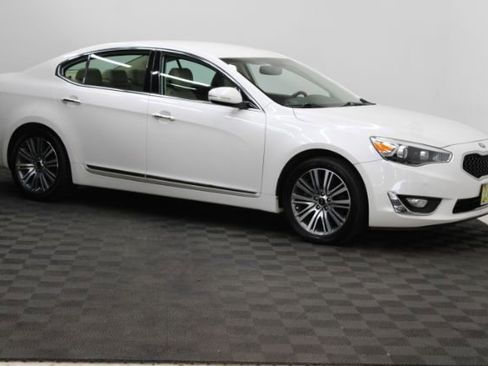 Used 2016 Kia Cadenza image 1