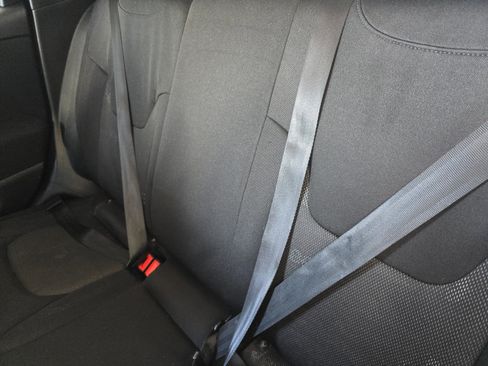 Used 2017 Jeep Renegade Latitude image 19