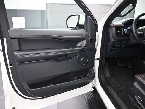 Used 2023 Ford Expedition Limited AWD/4WD image 16