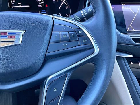 Used 2018 Cadillac XT5 Luxury w/ Driver Awareness Package image 23