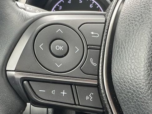 Used 2023 Toyota Camry SE image 9