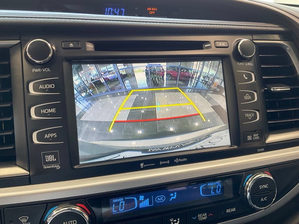 Used 2019 Toyota Highlander Limited AWD/4WD image 17