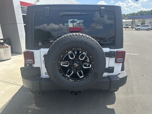 Used 2015 Jeep Wrangler Unlimited Sport w/ Quick Order Package 24S AWD/4WD image 7