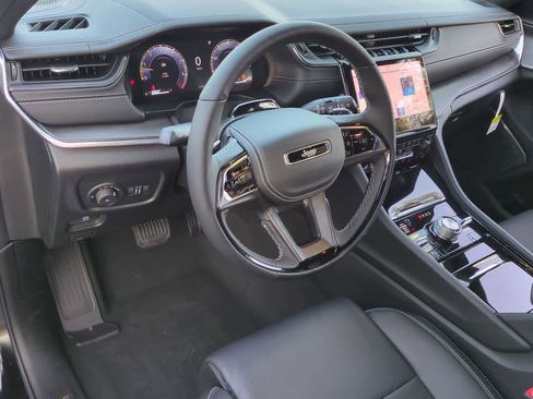 New 2025 Jeep Grand Cherokee L Overland w/ Advanced Protech Group III image 10