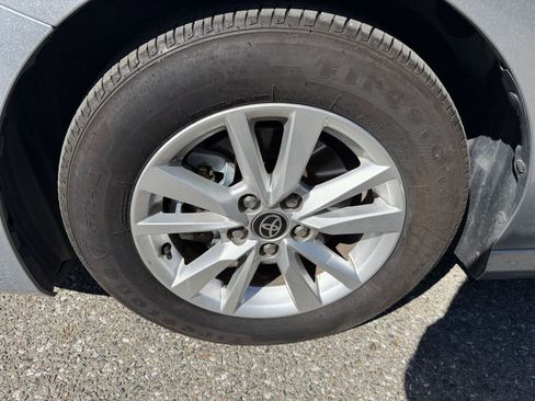 Used 2025 Toyota Camry LE image 29