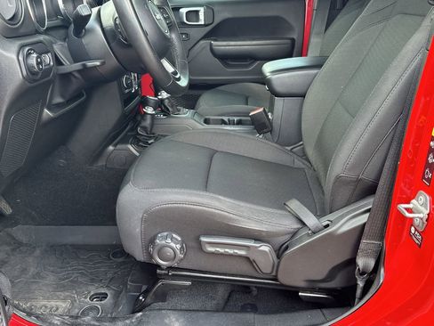 Used 2022 Jeep Gladiator Sport image 9