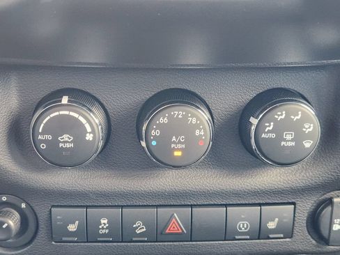 Used 2017 Jeep Wrangler Unlimited Rubicon AWD/4WD image 19