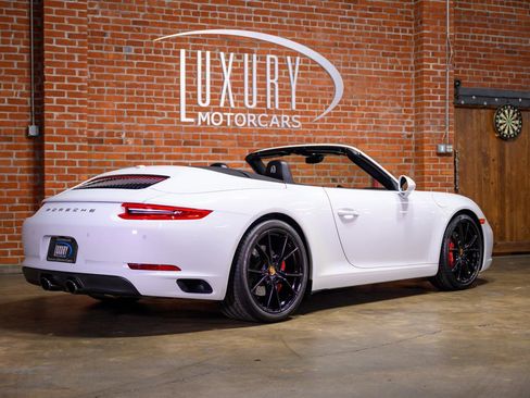 Used 2017 Porsche 911 Carrera S RWD image 3