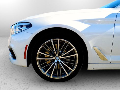 Used 2020 BMW 530i 530i w/ Premium Package image 11