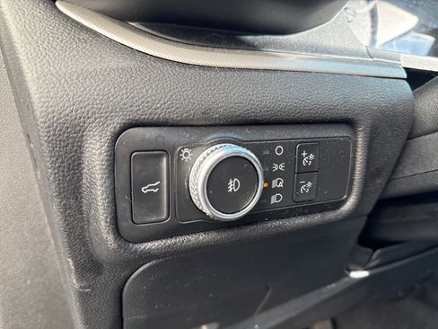 Used 2021 Ford Explorer XLT w/ XLT Sport Appearance Package image 13