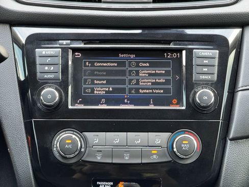 Used 2020 Nissan Rogue S image 13