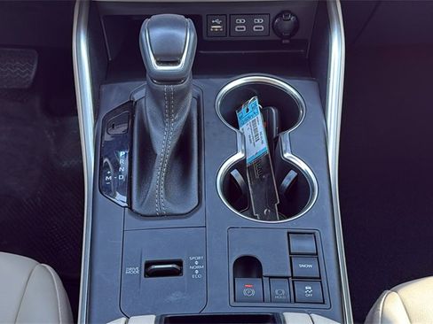 Certified 2023 Toyota Highlander XLE image 25