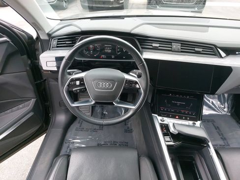 Used 2024 Audi Q8 e-tron Premium Plus w/ Prestige Package AWD/4WD image 16