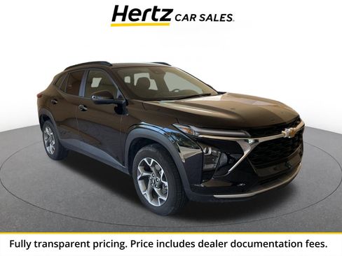 Used 2025 Chevrolet Trax LT FWD image 1