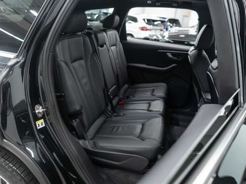 Used 2023 Audi Q7 3.0T Premium w/ Convenience Package AWD/4WD image 11