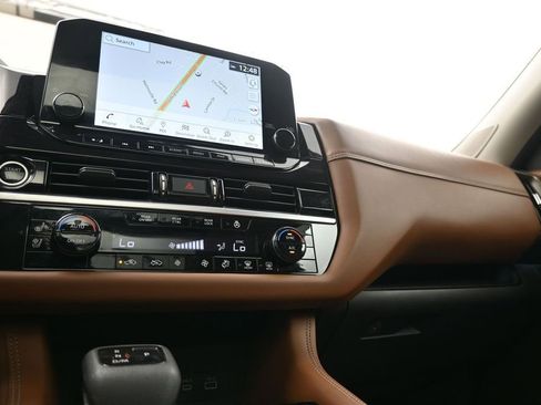 Used 2022 Nissan Pathfinder Platinum w/ Cargo Package FWD image 16