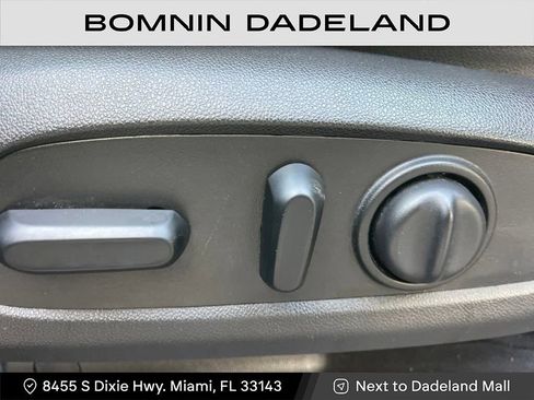 Used 2021 Chevrolet Blazer Premier w/ Driver Confidence II Package FWD image 7