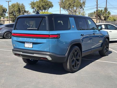 Used 2023 Rivian R1S Adventure image 6