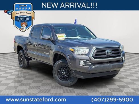 Used 2022 Toyota Tacoma SR5 w/ Technology Package RWD image 1