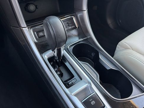 Used 2022 Subaru Ascent Limited image 26