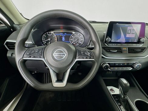 Used 2022 Nissan Altima 2.5 SV AWD/4WD image 10