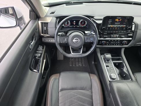 Used 2024 Nissan Pathfinder Platinum AWD/4WD image 37