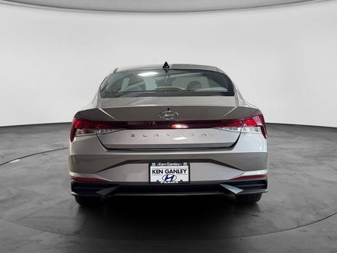 Used 2023 Hyundai Elantra SEL FWD image 5
