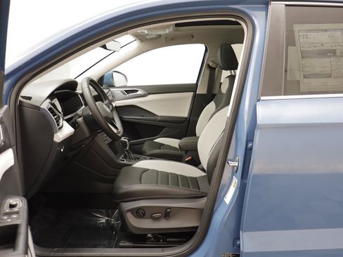 New 2026 Volkswagen Taos SEL image 5