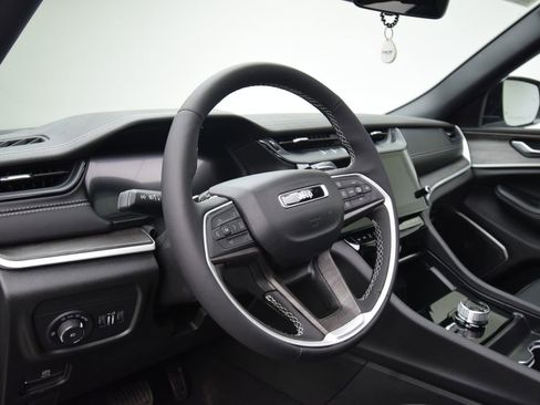 New 2026 Jeep Grand Cherokee Limited image 33