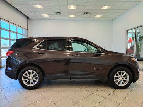 Used 2020 Chevrolet Equinox LT AWD/4WD image 2