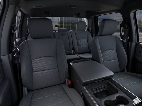 New 2026 RAM 2500 Big Horn AWD/4WD image 17