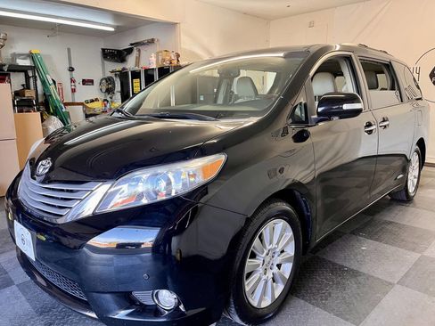Used 2013 Toyota Sienna Limited w/ Premium Pkg image 7