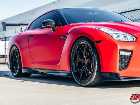 Used 2020 Nissan GT-R Premium w/ Premium Interior Package image 68
