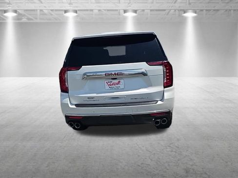 Used 2021 GMC Yukon XL Denali w/ Denali Premium Package AWD/4WD image 9
