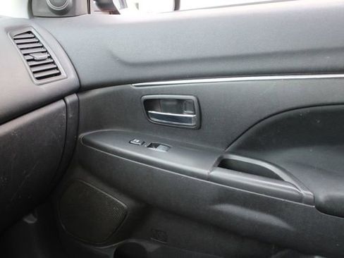 Used 2013 Mitsubishi Outlander Sport LE FWD image 18