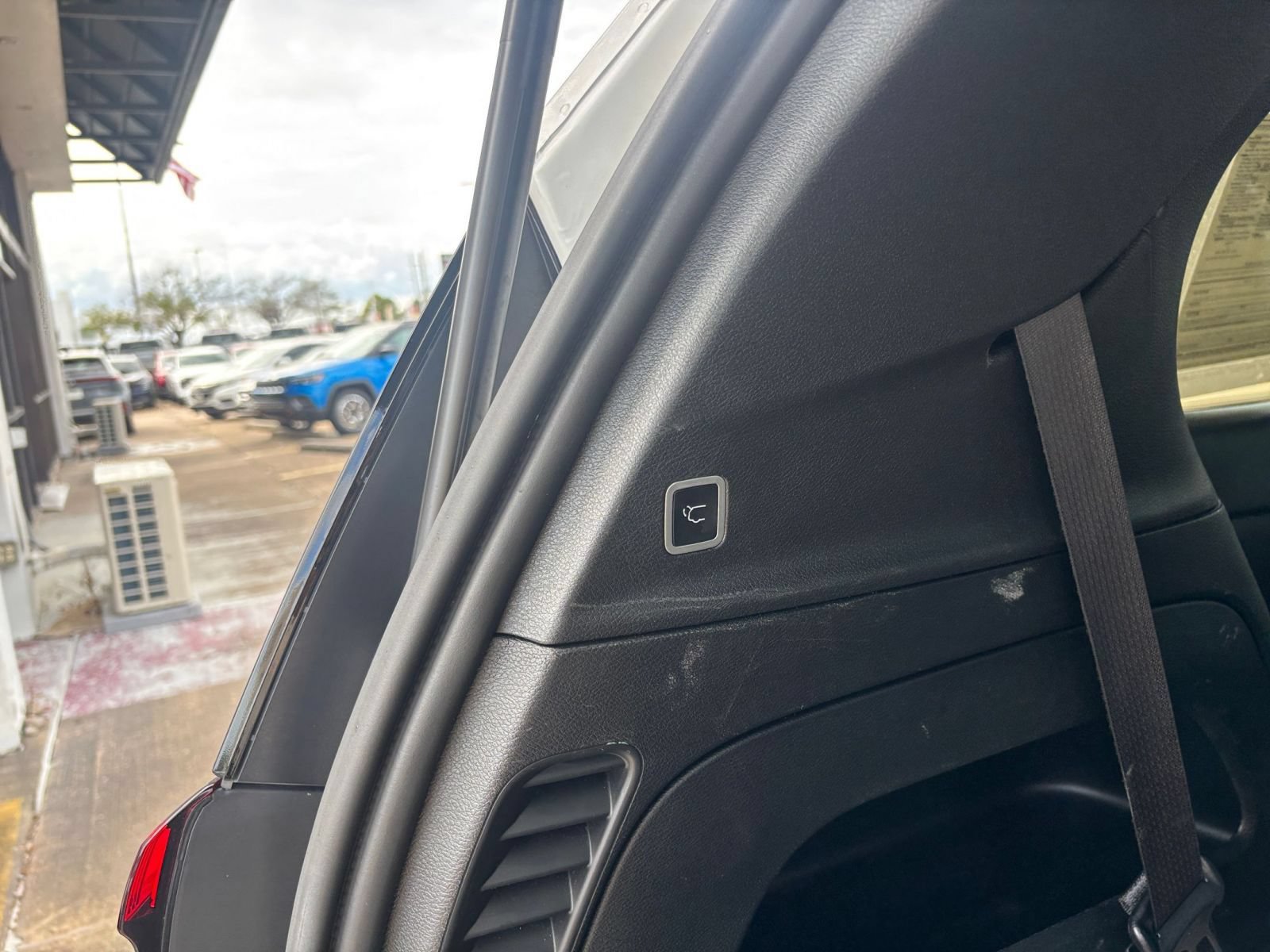 Used 2025 Chrysler Pacifica Select FWD image 22