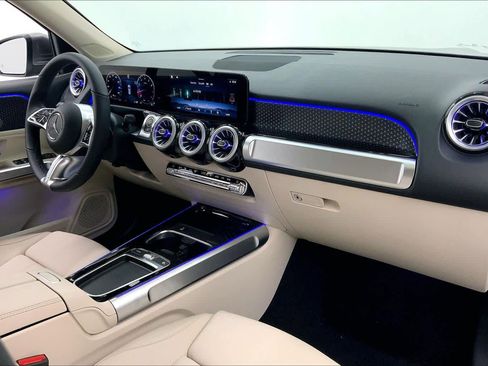 New 2026 Mercedes-Benz GLB 250 image 12