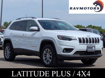 Used 2019 Jeep Cherokee Latitude Plus w/ Comfort/Convenience Group
