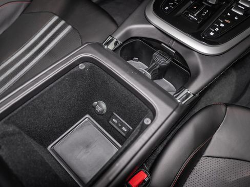 New 2026 Aston Martin DBX 707 image 40