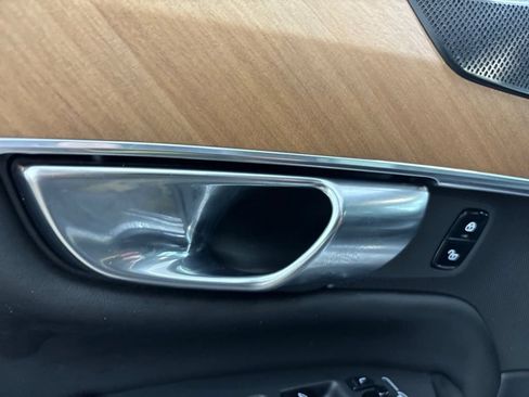 Certified 2023 Volvo XC90 B6 Plus w/ Protection Package Premier AWD/4WD image 12