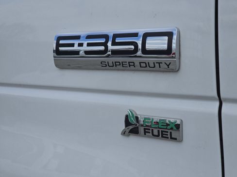 Used 2019 Ford E-350 and Econoline 350 Super Duty w/ Power Windows & Locks Group image 8