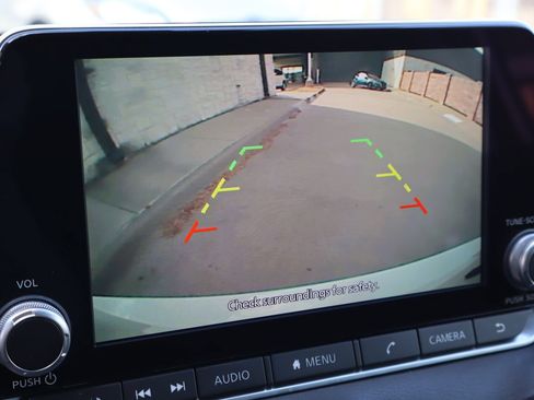 Used 2022 Nissan Sentra SR w/ Electronics Package FWD image 7
