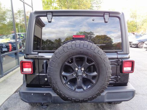 Used 2022 Jeep Wrangler Unlimited Sport image 6