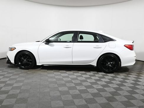 Used 2023 Honda Civic Sport image 2