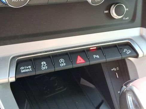 Used 2022 Audi Q3 2.0T Premium Plus image 29