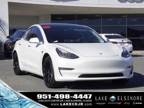 Used 2020 Tesla Model 3 Standard Range Plus image 1