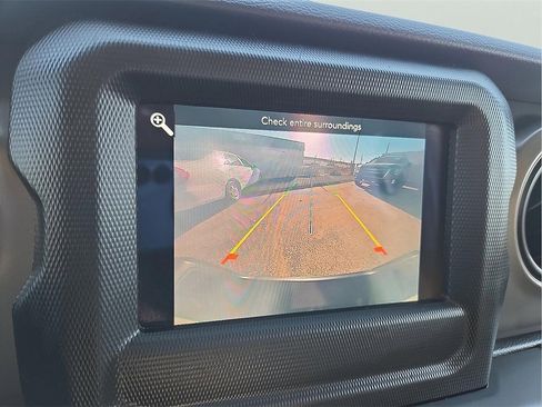 Used 2022 Jeep Gladiator Willys image 13