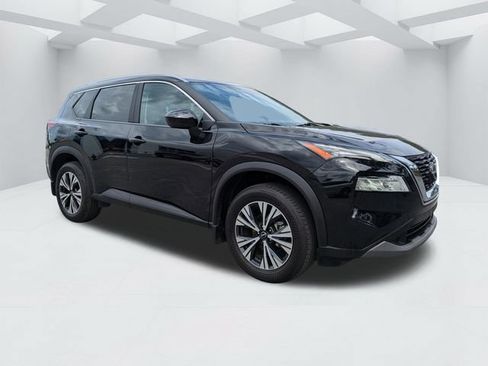 Used 2023 Nissan Rogue SV w/ SV Premium B Package FWD image 2